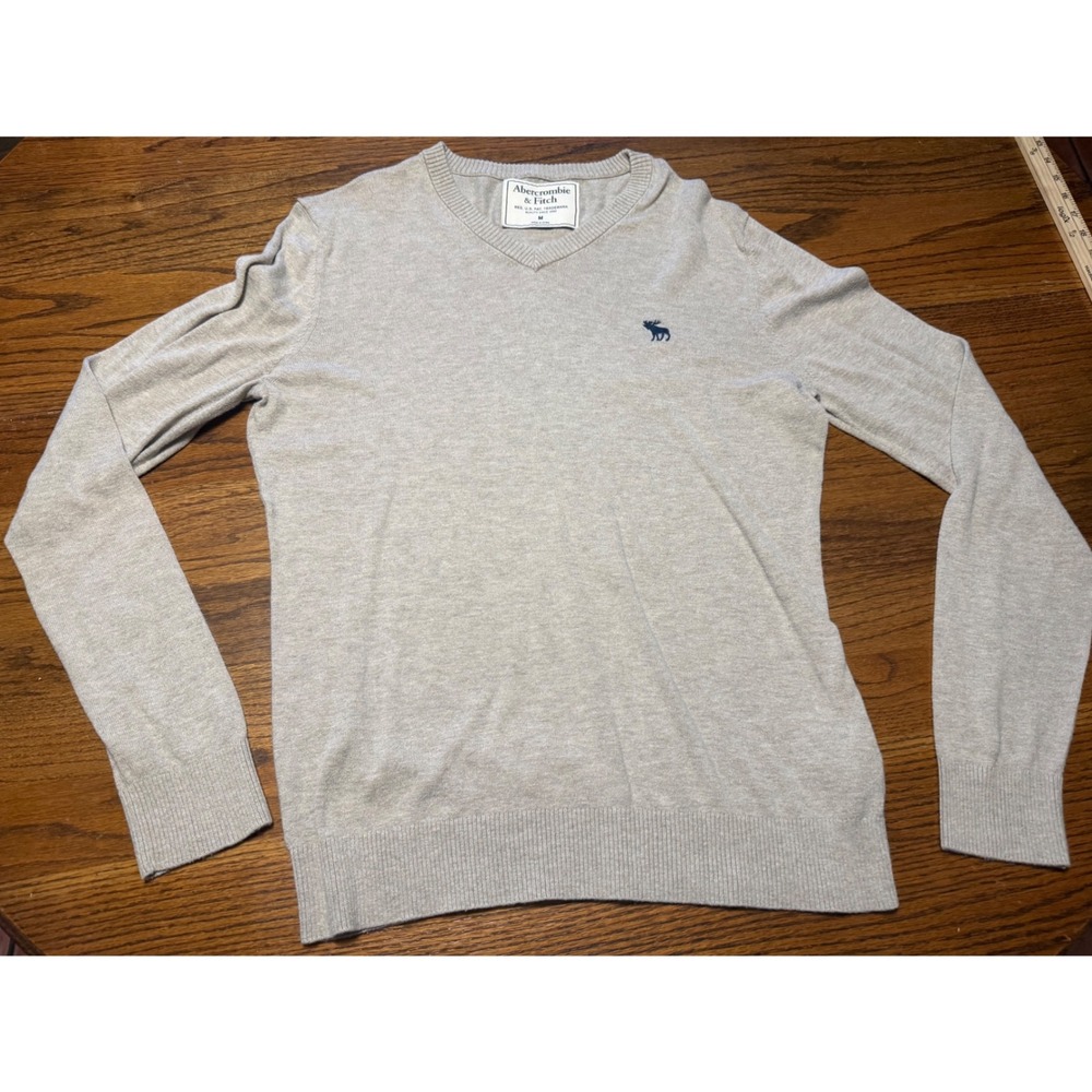 Abercrombie & Fitch Mens V-Neck Sweater M Beige Oatmeal Knit Moose Logo Long Slv